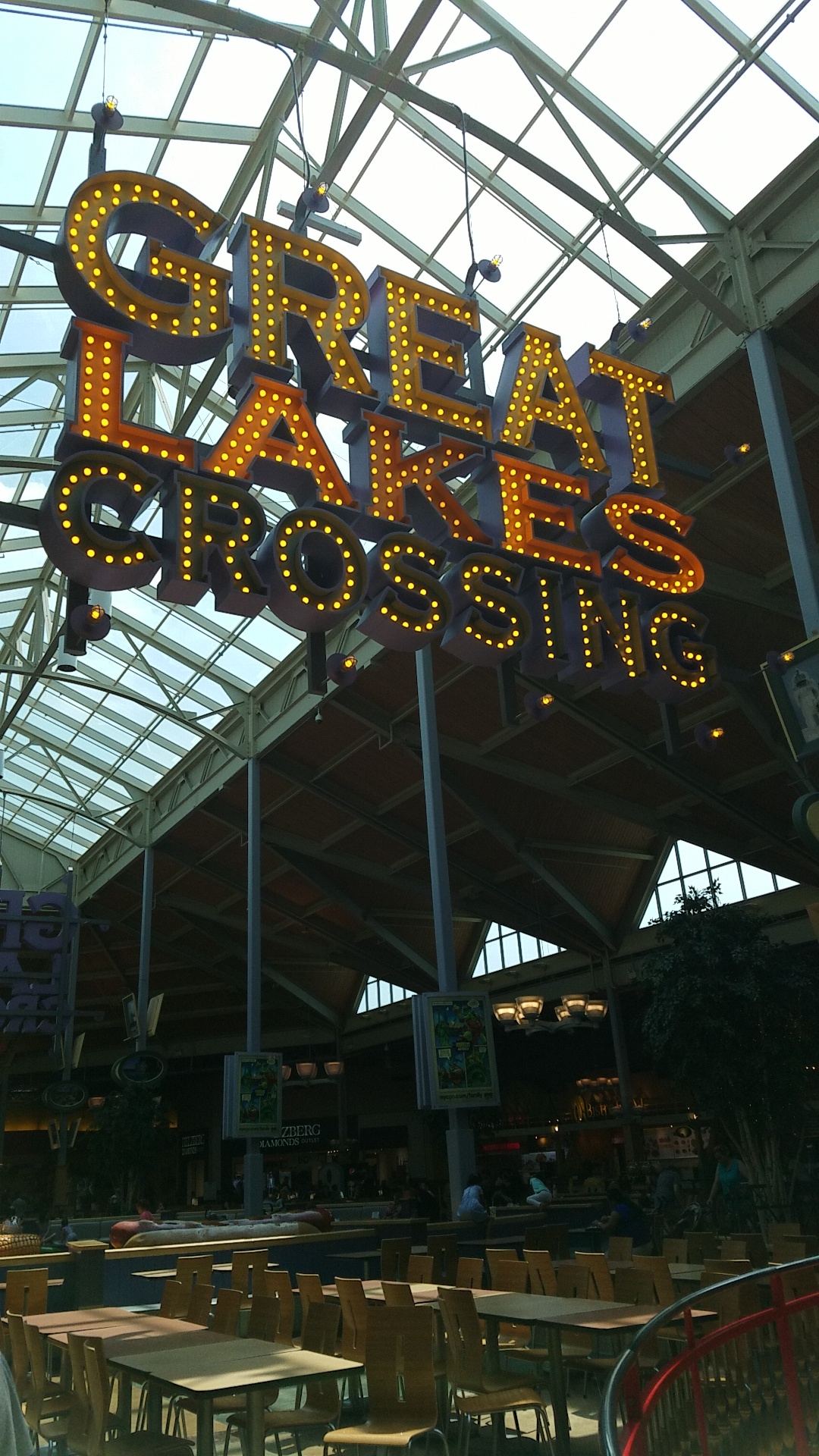 Great Lakes Crossing sign