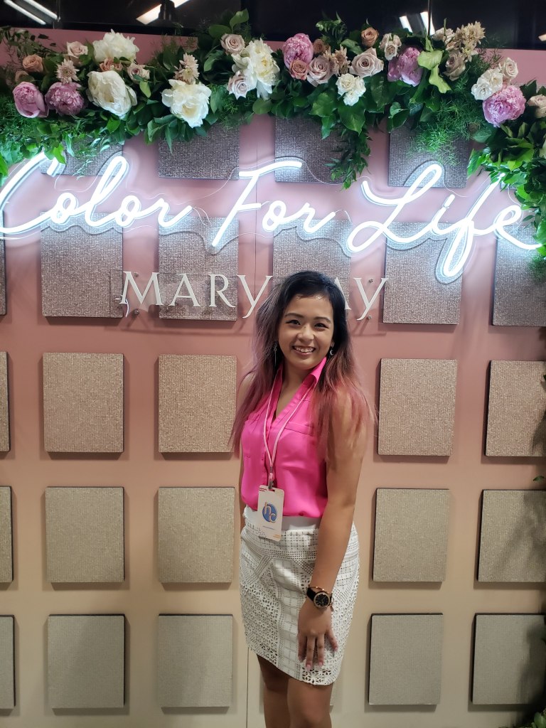 Me, at Her Conference last year, looking for insight into the place that I want to be one day. We're going to implement that all now.