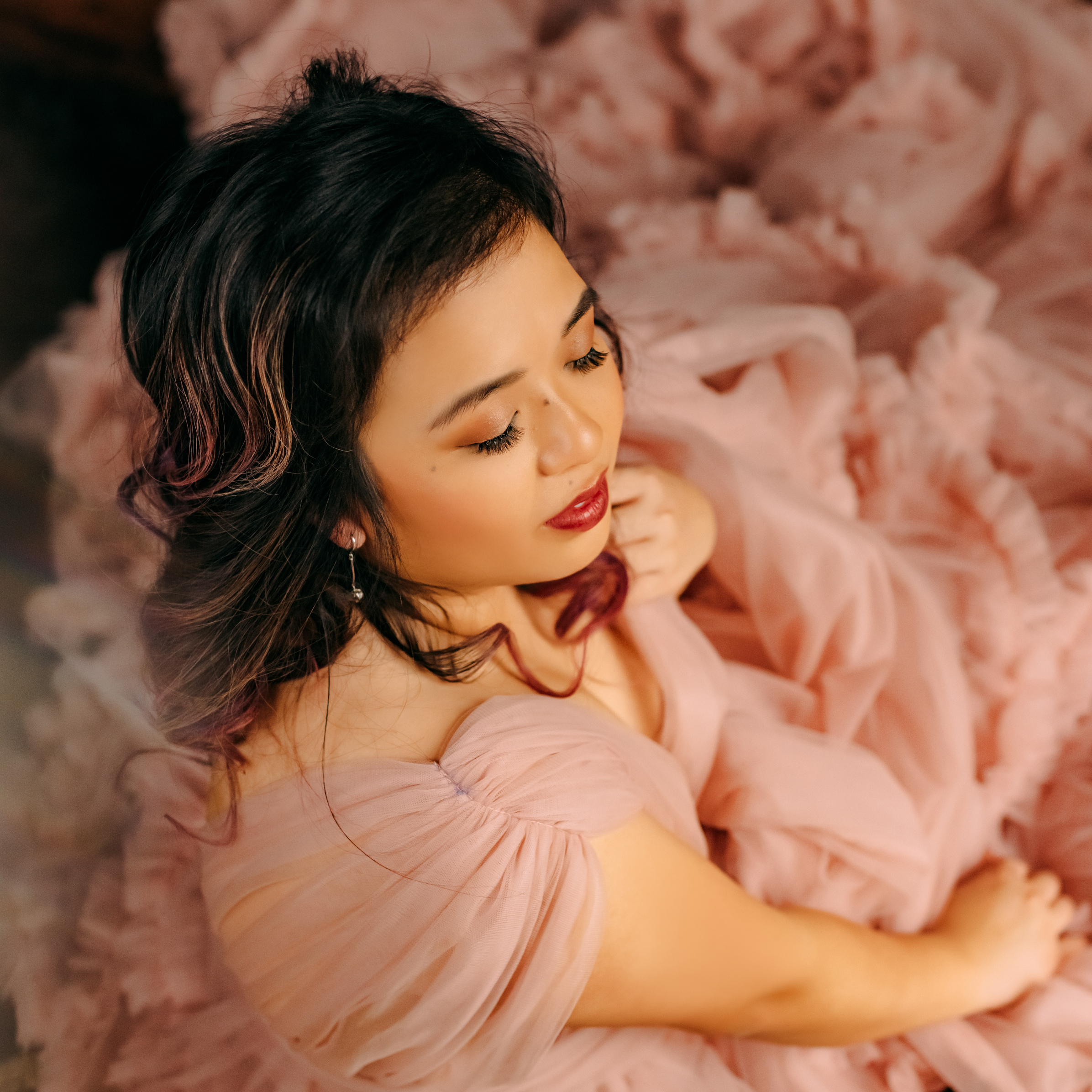 Typically, I try and hide the broadness of my shoulders, but this robe managed to hide them and complement them all at once. And let's not forget that my lipstick looks pretty on point.