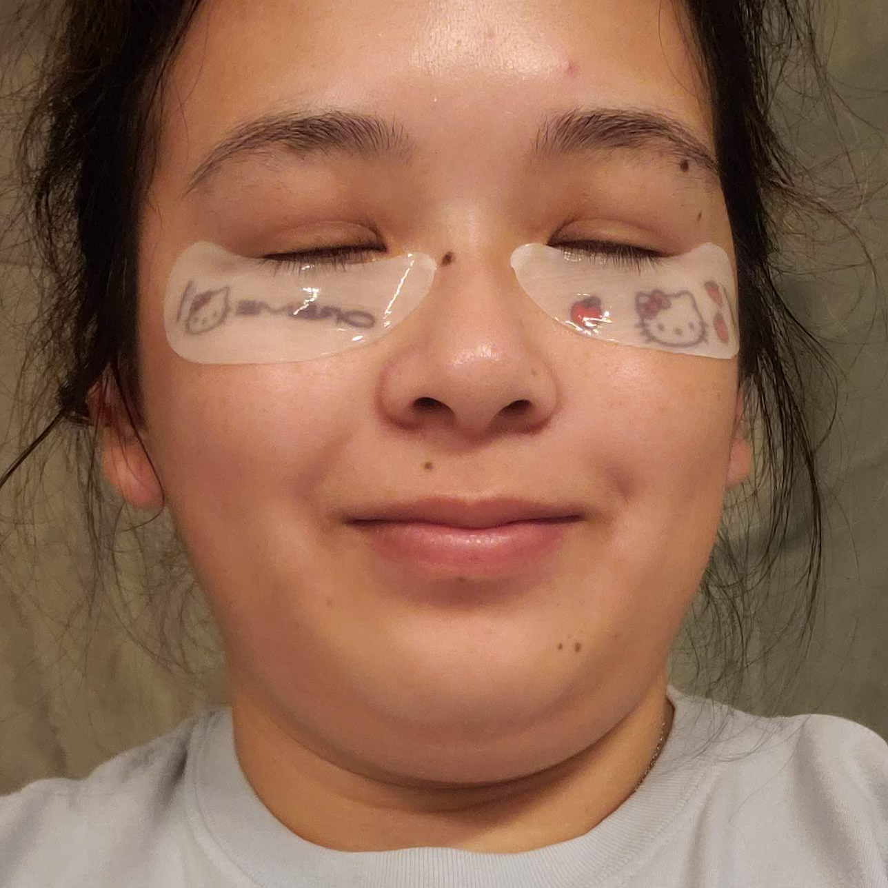 My goodness, the amount of eye patches I have been through this past week just because my boyfriend mentioned how tired I am... I do love skin care though, so not too big a deal. Skin care is a good way for me to unwind after a long day.